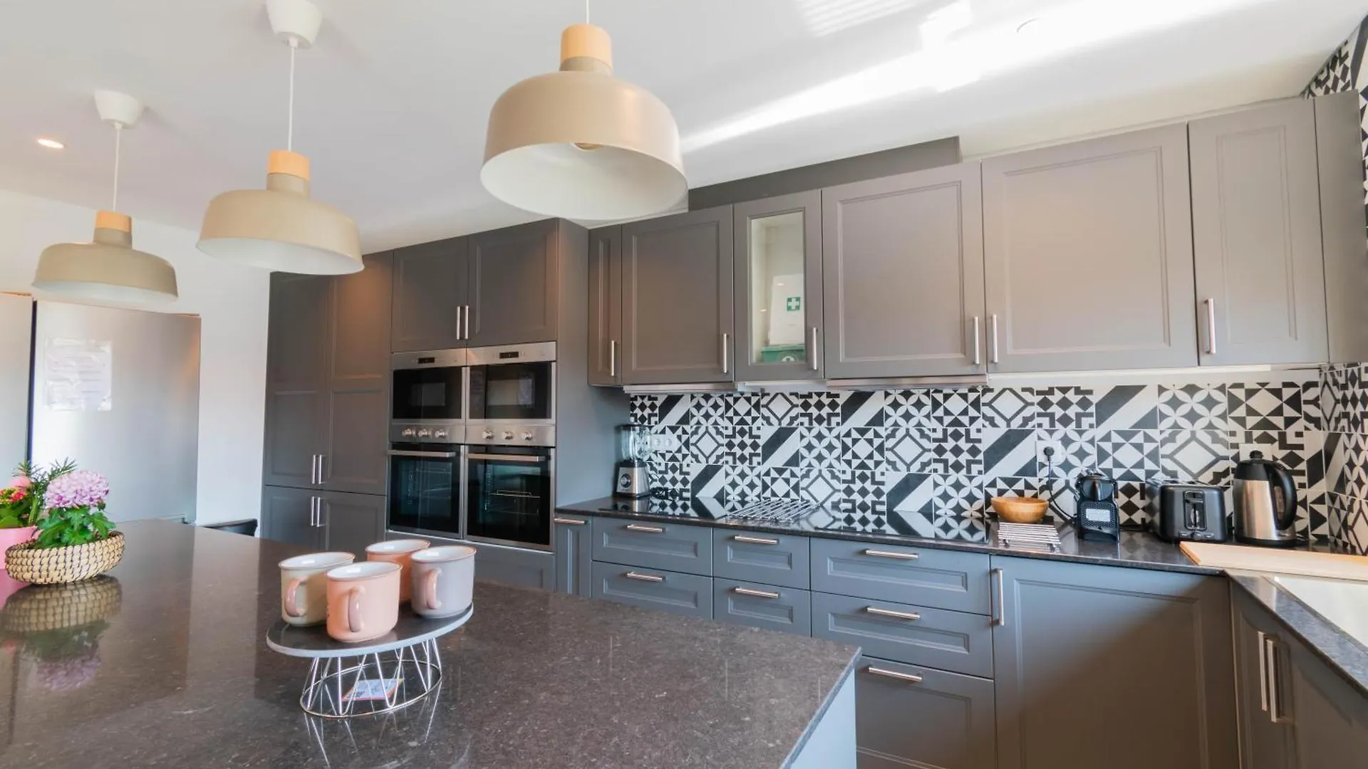 7Min To Uni Se-Velha - Ac - Work Desk - 300Mbs Wifi - Suite 3 كويمبرا بيت ضيافة